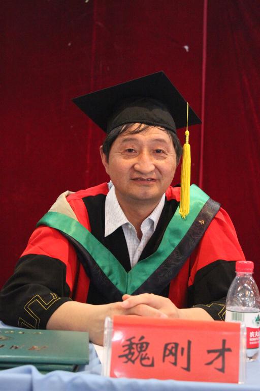 动科学院动物科学系主任魏刚才教授
